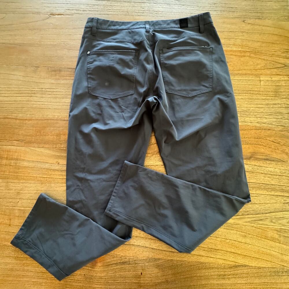 Vuori Men's Meta Slim Athletic Pant - Size 32 - Picture 5 of 7